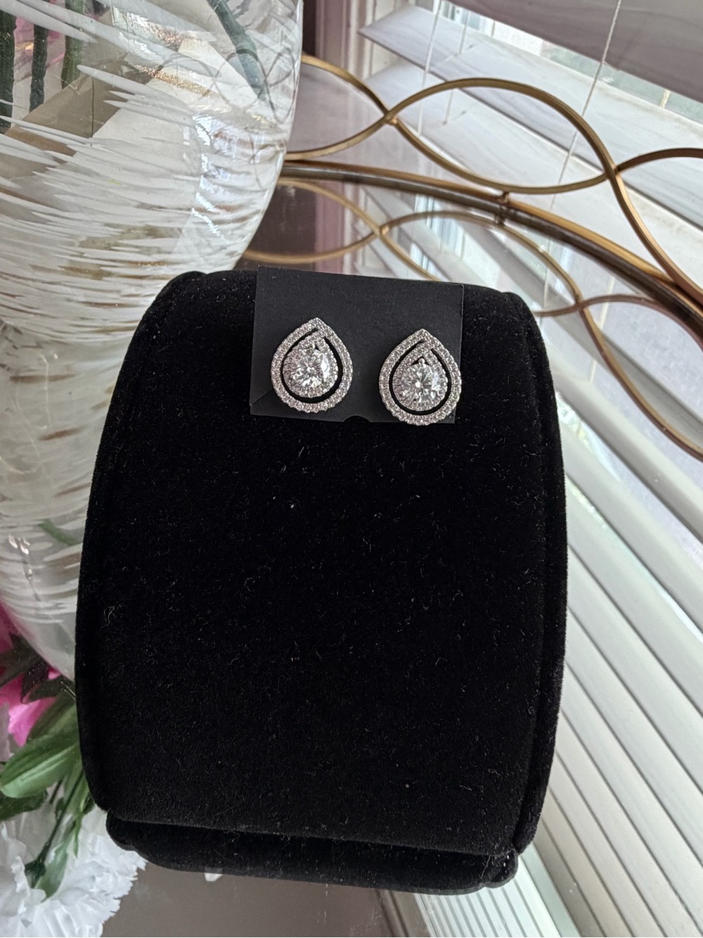 Classic Teardrop Stud Earrings - Silver plated